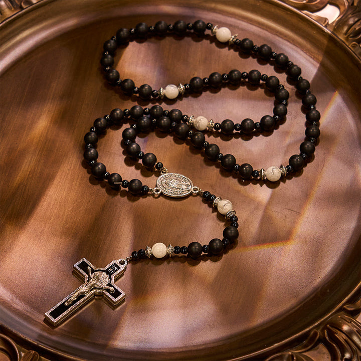 Christianartworkshop Handgefertigter Rosenkranz aus mattschwarzen Perlen mit silbernem Kruzifix und Wundertätiger Medaille - image 4
