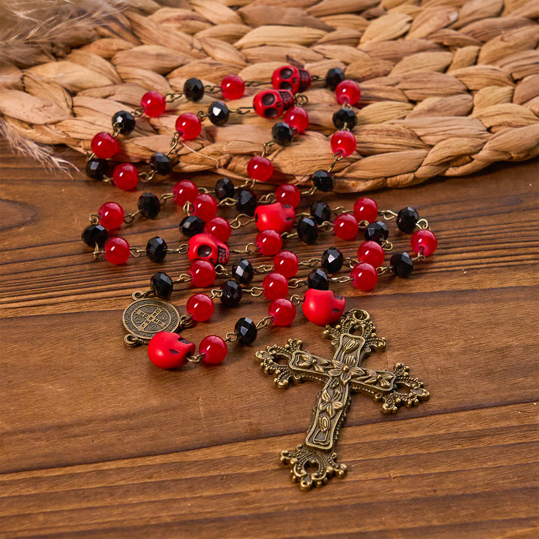 Christianartworkshop Rosenkranz im gotischen Stil mit roten Totenkopf-Akzenten und kunstvollem Blumenkreuz - image 4