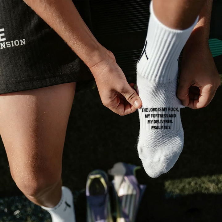 Christianartworkshop Unisex-Socken mit biblischem Zitat „Walk Daily in Divine Guidance“ - image 1