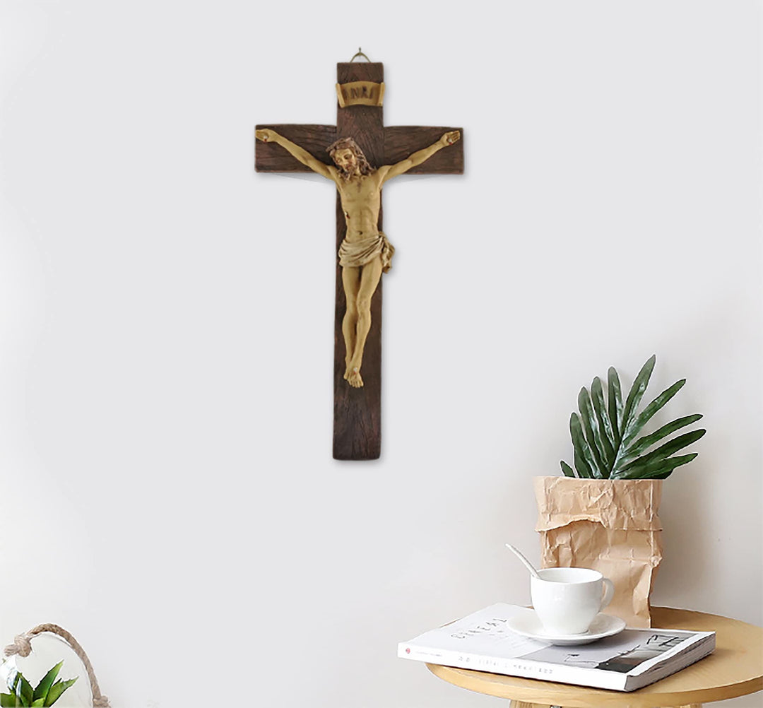 Christianartworkshop INRI – Beschriftetes Harzkruzifix: Ein tiefgründiges Symbol der Ehrfurcht - image 4