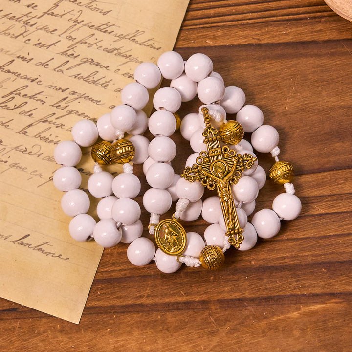 Christianartworkshop Eleganter Rosenkranz aus weißen Perlen mit goldfarbenem Kruzifix und Medaille Unserer Lieben Frau - image 5