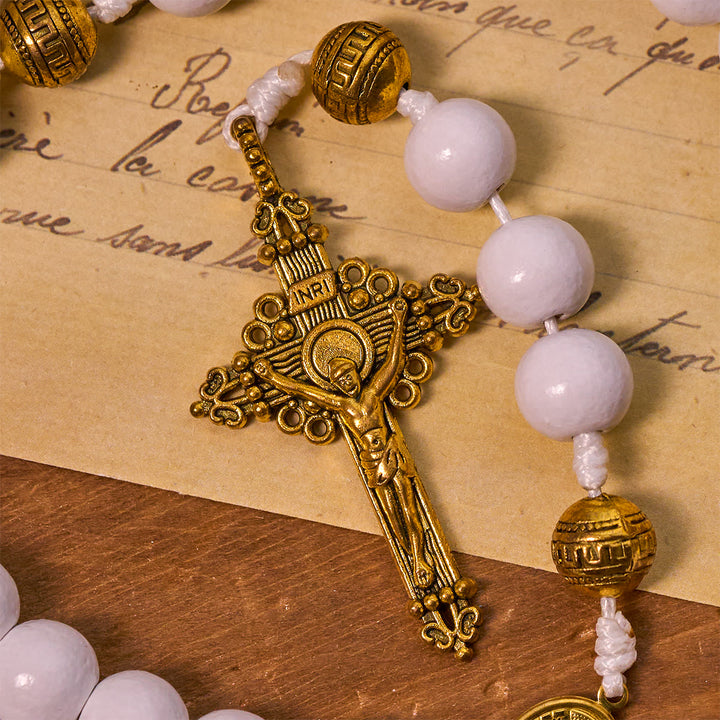 Christianartworkshop Eleganter Rosenkranz aus weißen Perlen mit goldfarbenem Kruzifix und Medaille Unserer Lieben Frau - image 7