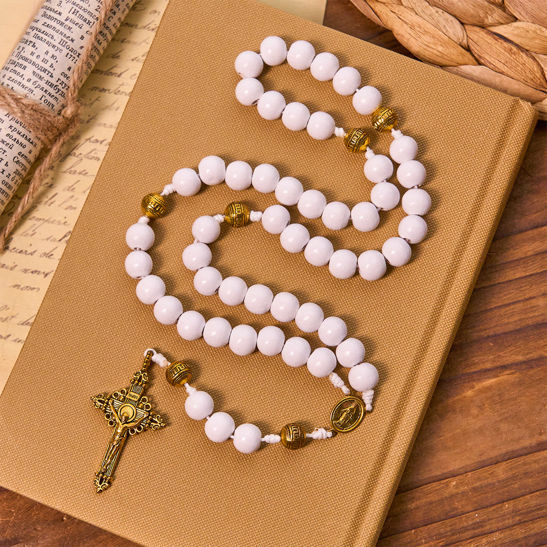 Christianartworkshop Eleganter Rosenkranz aus weißen Perlen mit goldfarbenem Kruzifix und Medaille Unserer Lieben Frau - image 4