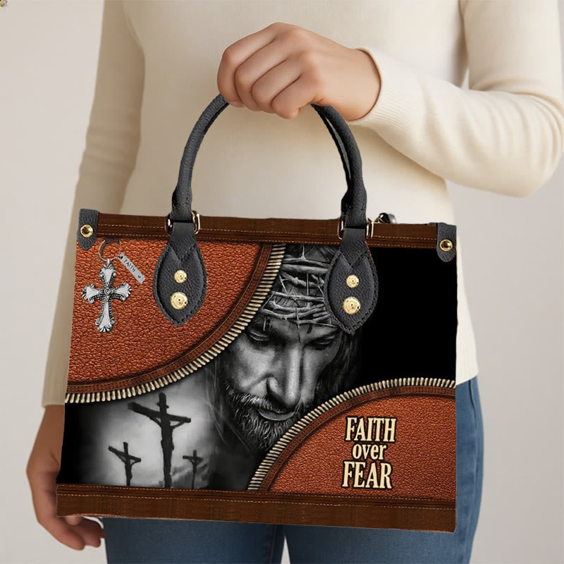 Christianartworkshop – Handtasche aus Leder mit Jesusmotiv: Glaube statt Angst – Trage Mut und Christus bei dir - image 2