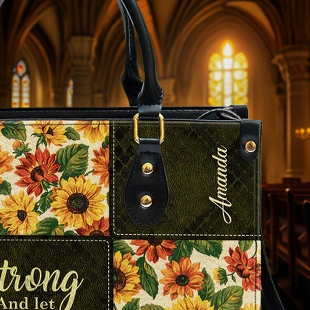 Personalisierte Patchwork-Lederhandtasche von Christianartworkshop mit Sonnenblumen und inspirierendem Zitat - image 7