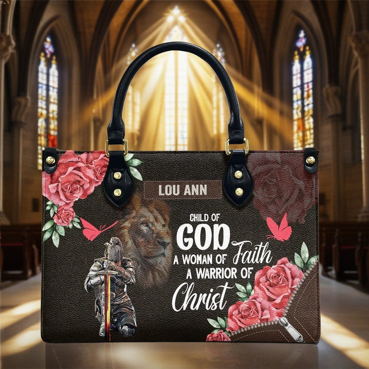 Personalisierte Lederhandtasche „Löwe von Juda“ mit floralem Kriegermotiv von Christianartworkshop - XL - Standard (keine Sonderanfertigung) - image 0