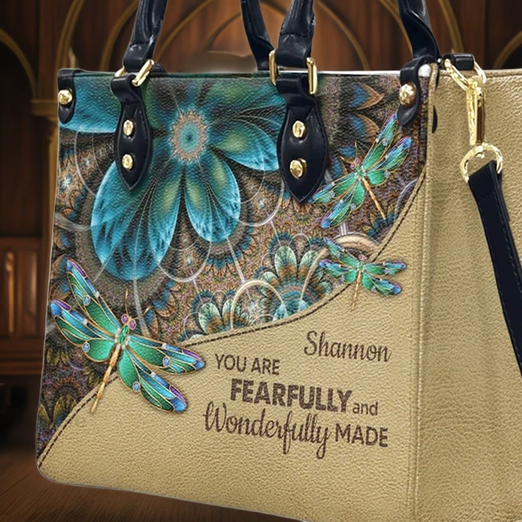Christianartworkshop – Personalisierte Lederhandtasche mit Blumenmotiv und Bibelvers - image 6