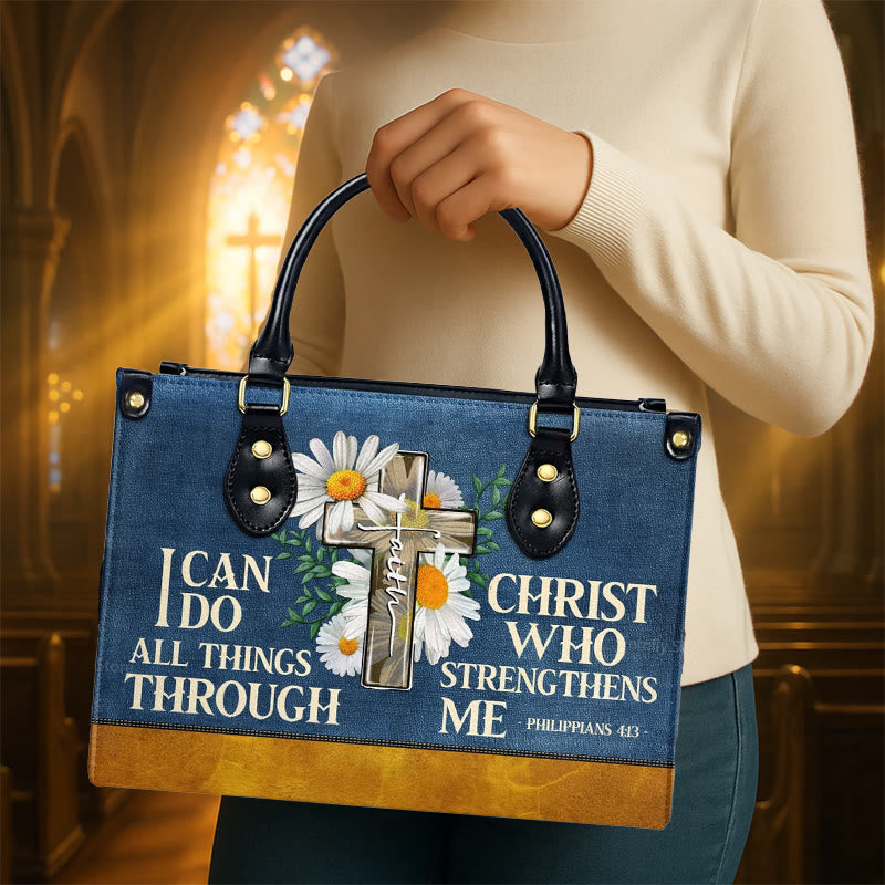 Christianartworkshop – „Ich kann alles durch Christus tun“ – Personalisierte Lederhandtasche mit Gänseblümchenmotiv - image 1