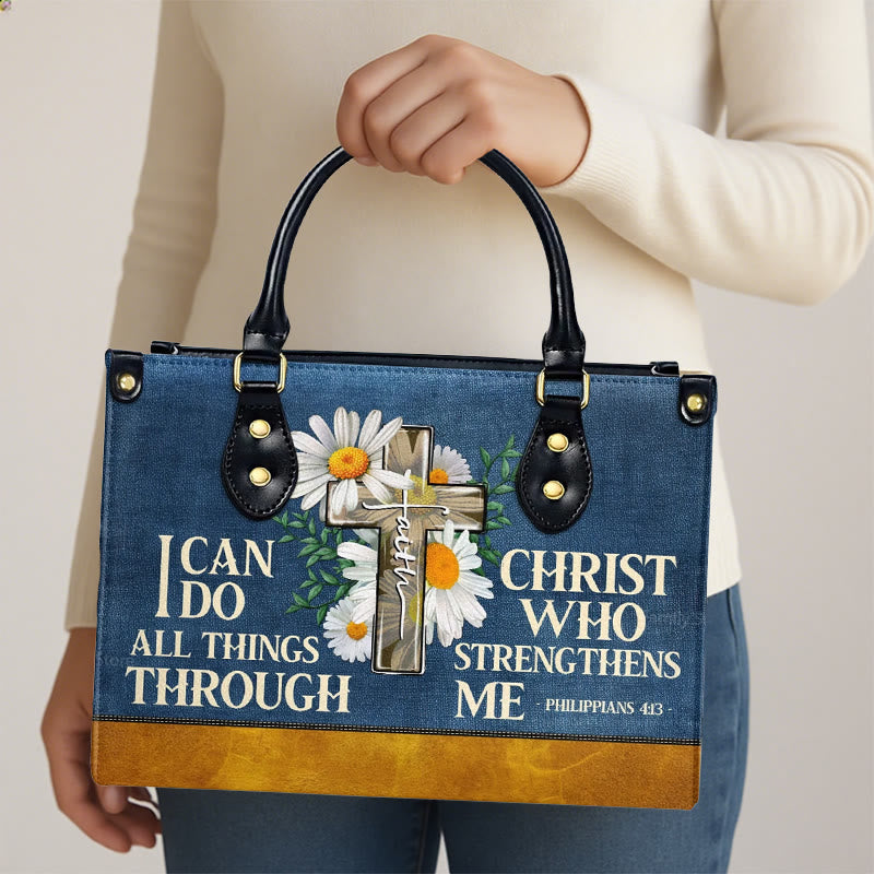 Christianartworkshop – „Ich kann alles durch Christus tun“ – Personalisierte Lederhandtasche mit Gänseblümchenmotiv - image 3