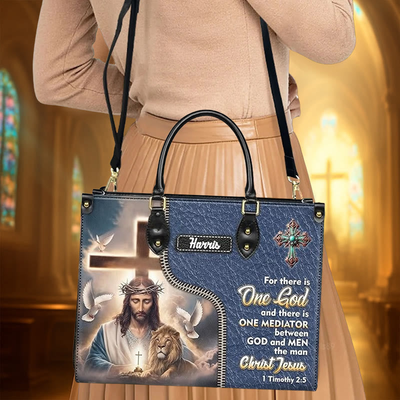 Personalisierte Lederhandtasche von Christianartworkshop mit Jesus, Löwe und dem Bibelvers 1 Timotheus 2,5 - image 2