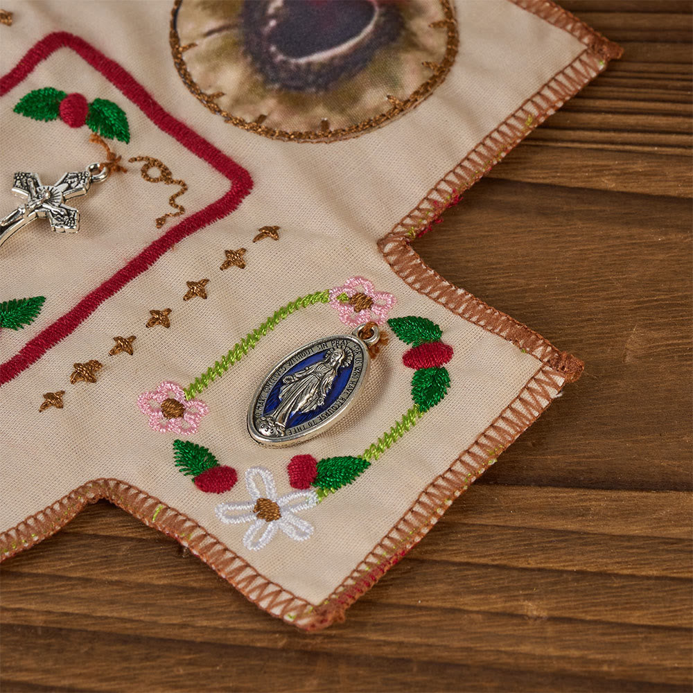 Christianartworkshop Handgefertigter Taschenschrein im klassischen Stil mit einem Kreuz im Inneren - image 7