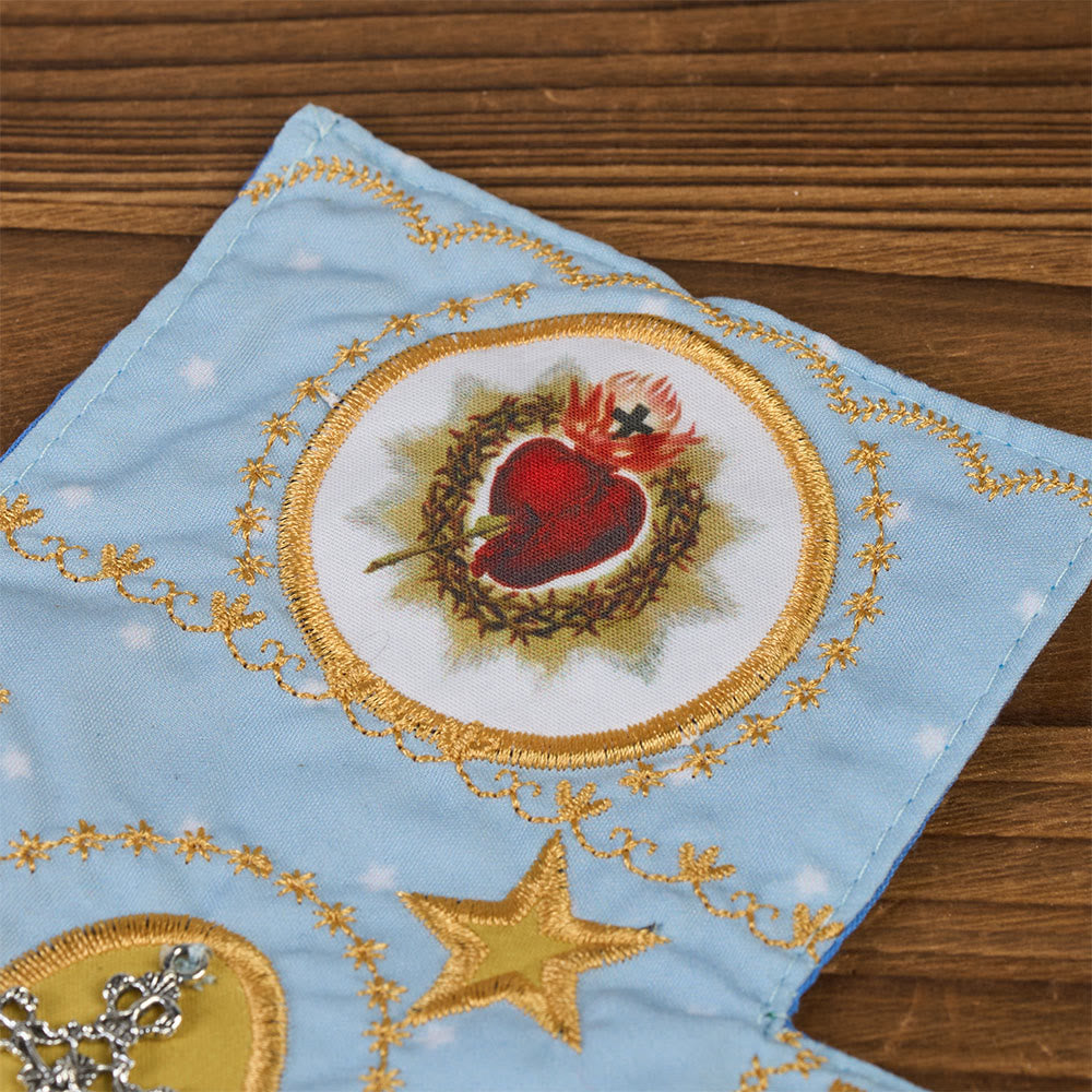 Christianartworkshop Handgefertigtes besticktes Stoffkreuz mit Anhängern: Eine seltene Verschmelzung von Handwerkskunst und Glauben - image 29