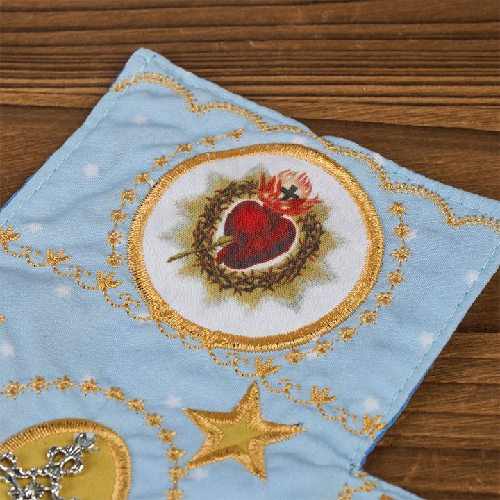 Christianartworkshop Handgefertigtes besticktes Stoffkreuz mit Anhängern: Eine seltene Verschmelzung von Handwerkskunst und Glauben - image 29