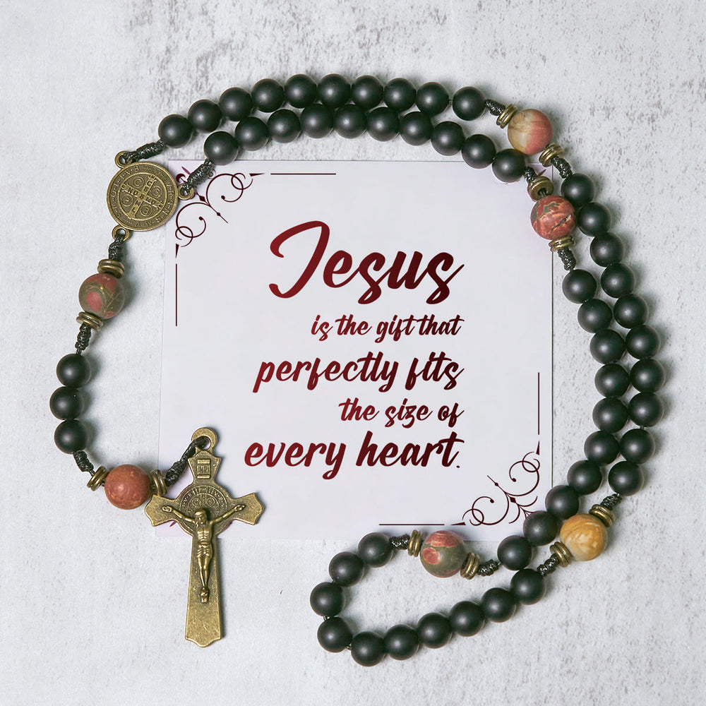 Christianartworkshop GEBETSVOLLER GLAUBE: Handgefertigter Rosenkranz in Mattschwarz und Erdtönen mit Geschenkkarte - Jesus ist das Geschenk - image 1