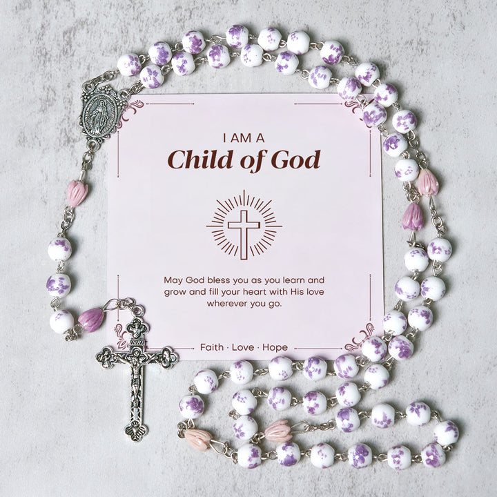 Christianartworkshop GEBETSVOLLER GLAUBE: Handgefertigter Rosenkranz aus lila Blumenperlen mit Geschenkkarte - Kind Gottes - image 1