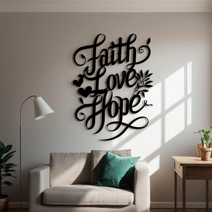 Christianartworkshop Wanddekoration aus Metall mit Schriftzug „Faith Love Hope“ mit Herz- und Blattakzenten - image 3