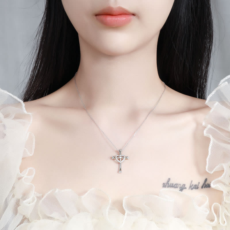Christianartworkshop Halskette mit Kreuz und Herz aus 925er Silber mit Zirkonia: Glaube trifft Liebe in Glanz - image 1