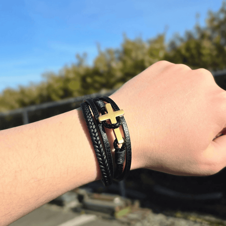 Christianartworkshop Dreifarbiges Edelstahlkreuz und geflochtenes Lederarmband - image 6