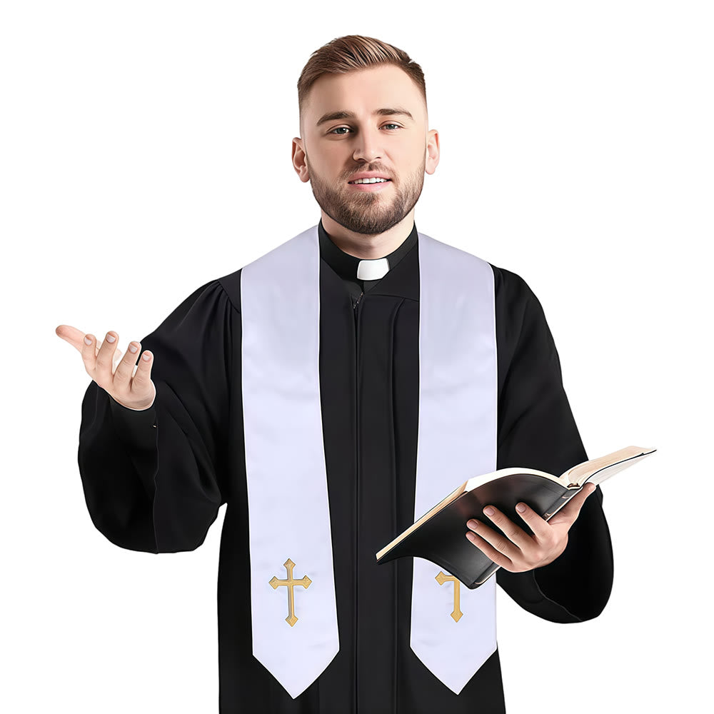 Christianartworkshop Elegante schwarz-weiße Priesterroben: Goldenes Kreuzdetail - image 6