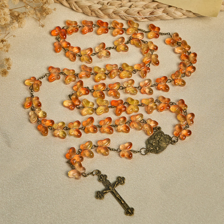 Christianartworkshop Erntedankfest: Bernsteinfarbene Schmetterlingsperlen mit Kruzifix und Tierrosenkranz der Heiligen Familie - image 4