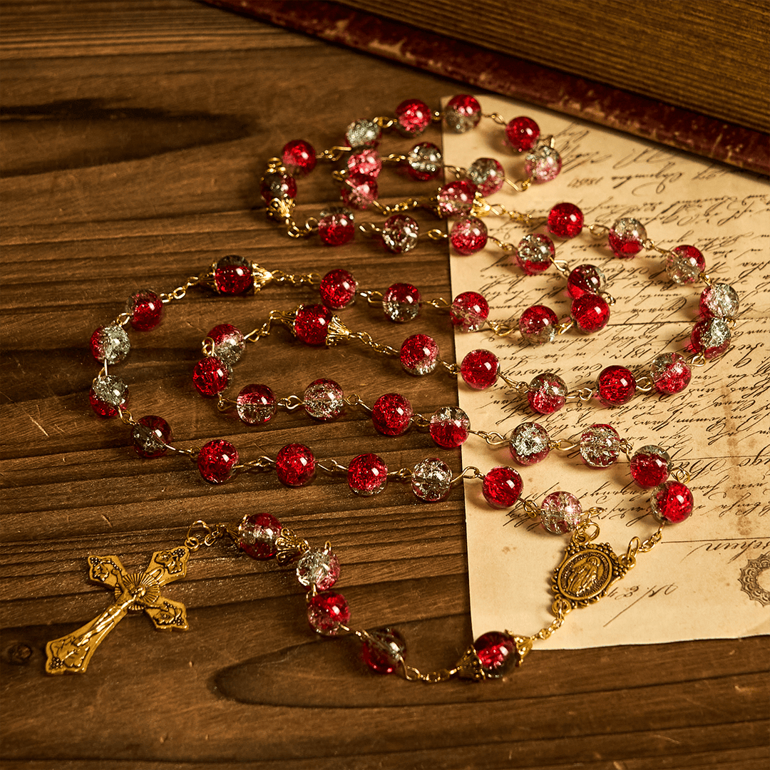 Christianartworkshop Thanksgiving Day: Weihnachts-Rosenkranz aus roten Perlen mit goldenem Kruzifix und Madonna-Medaille - image 3