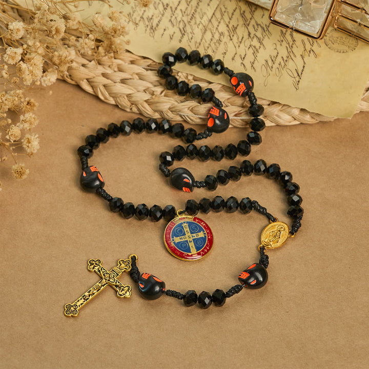 Christianartworkshop Rosenkranz im gotischen Stil: Schwarzes Totenkopf-Design mit goldenem Kruzifix - image 3