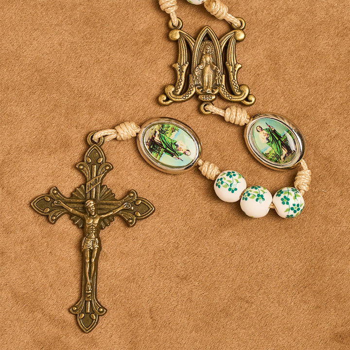 Christianartworkshop Anmutiger Marien-Rosenkranz mit grünen Blumenperlen und St.-Judas-Anhänger - image 8