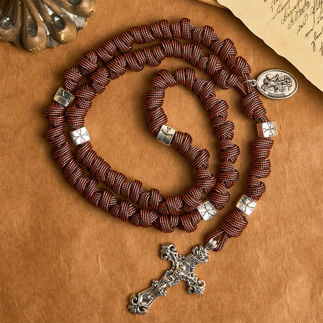 Christianartworkshop Warrior's Devotion Dunkelroter Paracord-Rosenkranz mit dem Erzengel Michael - image 3