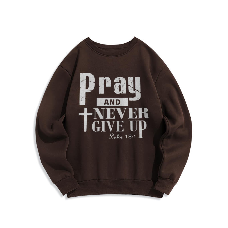 Christianartworkshop Kreuz & Schriftzeichen Beten und niemals aufgeben Fleecegefüttertes Polyester-Sweatshirt - Braun - 2XL - image 3