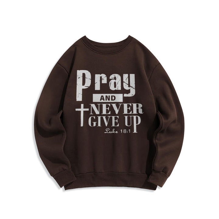 Christianartworkshop Kreuz & Schriftzeichen Beten und niemals aufgeben Fleecegefüttertes Polyester-Sweatshirt - Braun - 2XL - image 3