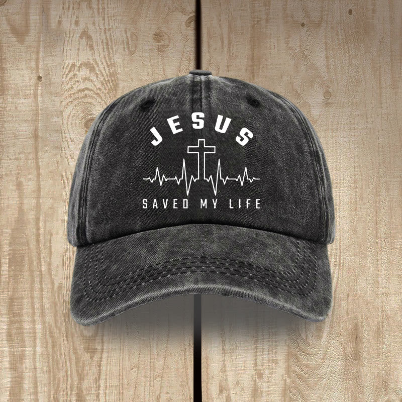 Christianartworkshop „Jesus Saved My Life and Heartbeat Graphic“ Unisex-Mütze aus gewaschener Baumwolle im Used-Look - Schwarz - image 2
