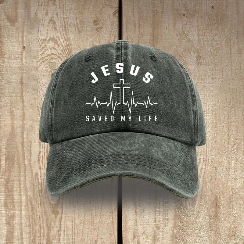 Christianartworkshop „Jesus Saved My Life and Heartbeat Graphic“ Unisex-Mütze aus gewaschener Baumwolle im Used-Look - Graugrün - image 7