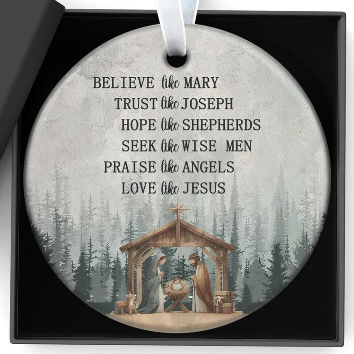 Christianartworkshop Weihnachtskrippe mit hängenden Ornamenten „Glaube wie Maria, liebe wie Jesus“ - Keramik - image 2