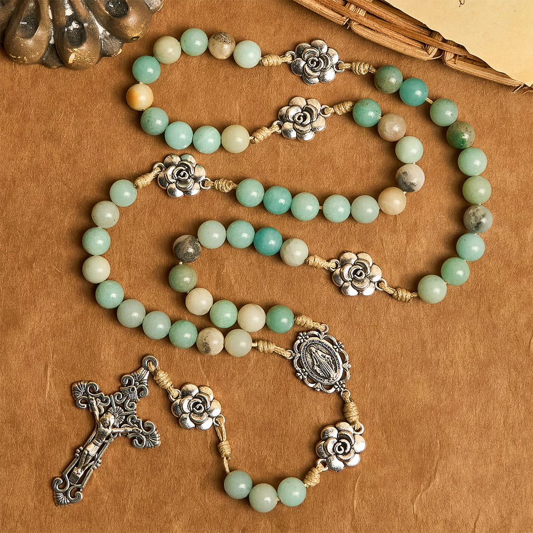 Christianartworkshop Rosenkranz mit ruhiger grüner Perle und Blumenanhängern: Voller Gelassenheit und Segen - image 3