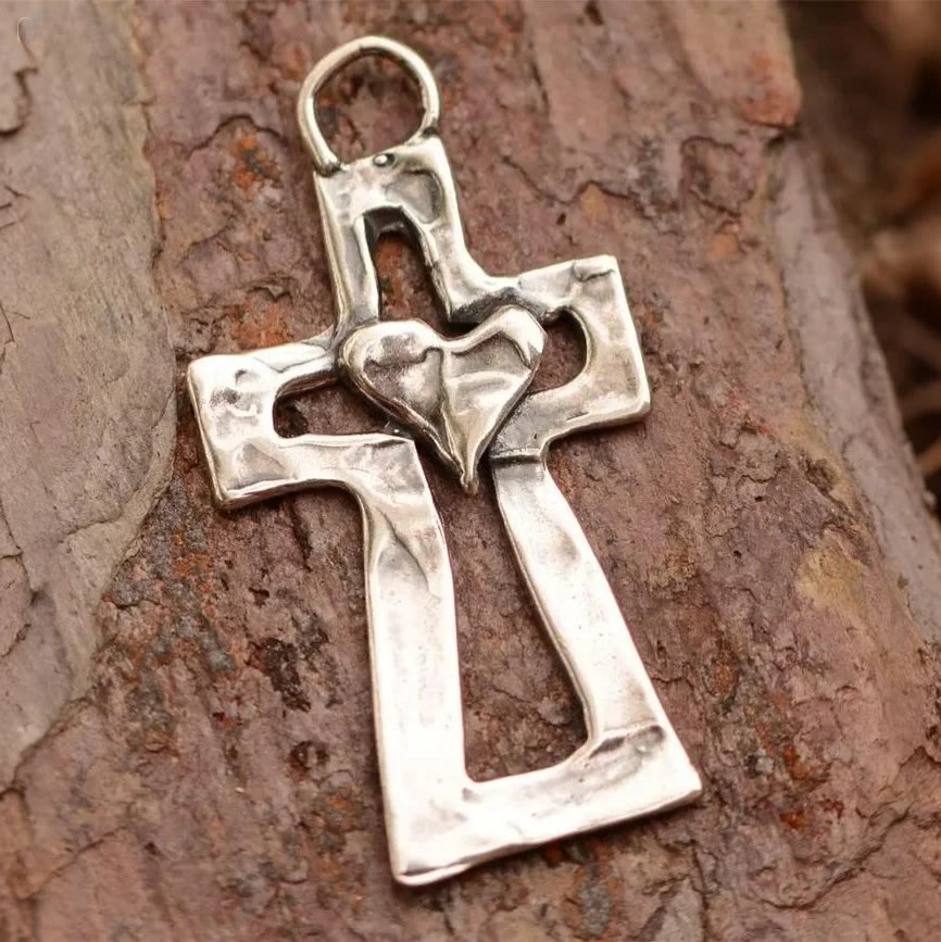 Christianartworkshop Rustikale Halskette mit heilendem Herz und Kreuz: Ein Symbol des Glaubens - Kreuz Heilendes Herz - image 0