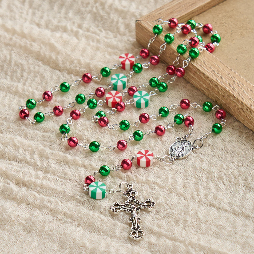 Christianartworkshop Festlicher Weihnachtsrosenkranz: Rot - Grüne Perlen, Bonbonformen & Kruzifix - image 4