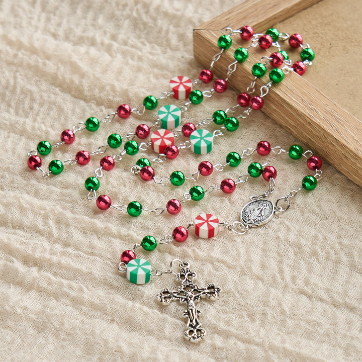 Christianartworkshop Festlicher Weihnachtsrosenkranz: Rot - Grüne Perlen, Bonbonformen & Kruzifix - image 4