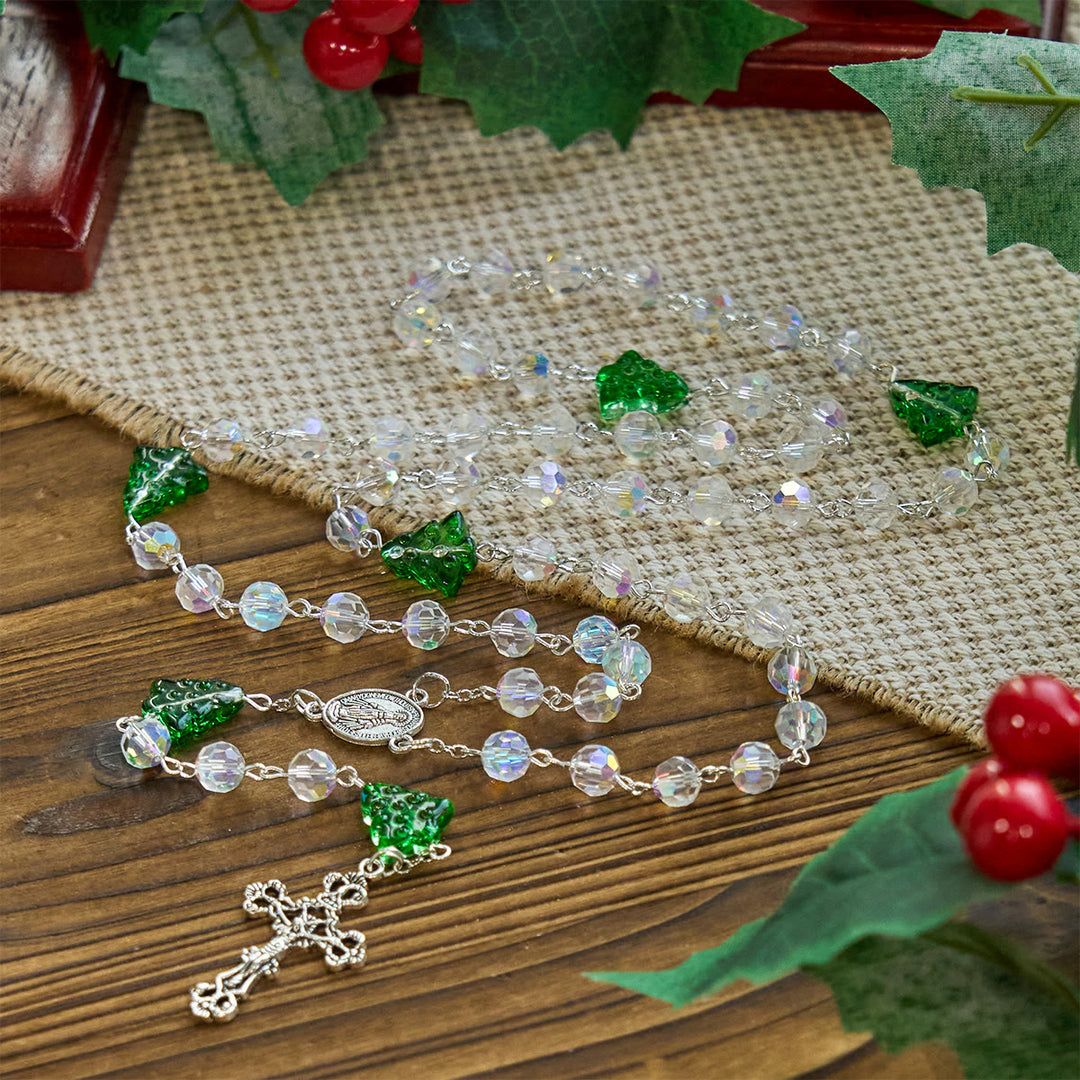 Christianartworkshop Festlicher Glaubensrosenkranz: Schillernde durchscheinende Perlen und Weihnachtsbaum-Akzente - image 5
