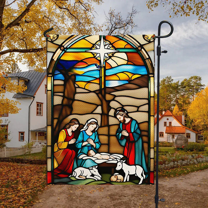 Christianartworkshop Gartenflagge mit der Heiligen Familie und der Geburt Christi: gebeizt – Weihnachtsdekoration im Stil - image 4