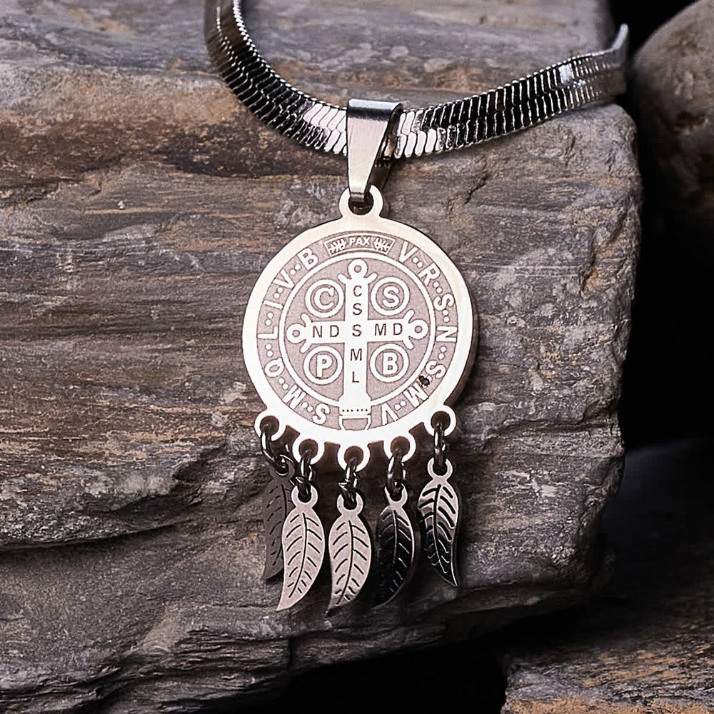 Christianartworkshop Halskette mit Anhänger mit Heiligensymbol: Künstlerischer Schmuck mit Zirkon-Akzenten - image 1