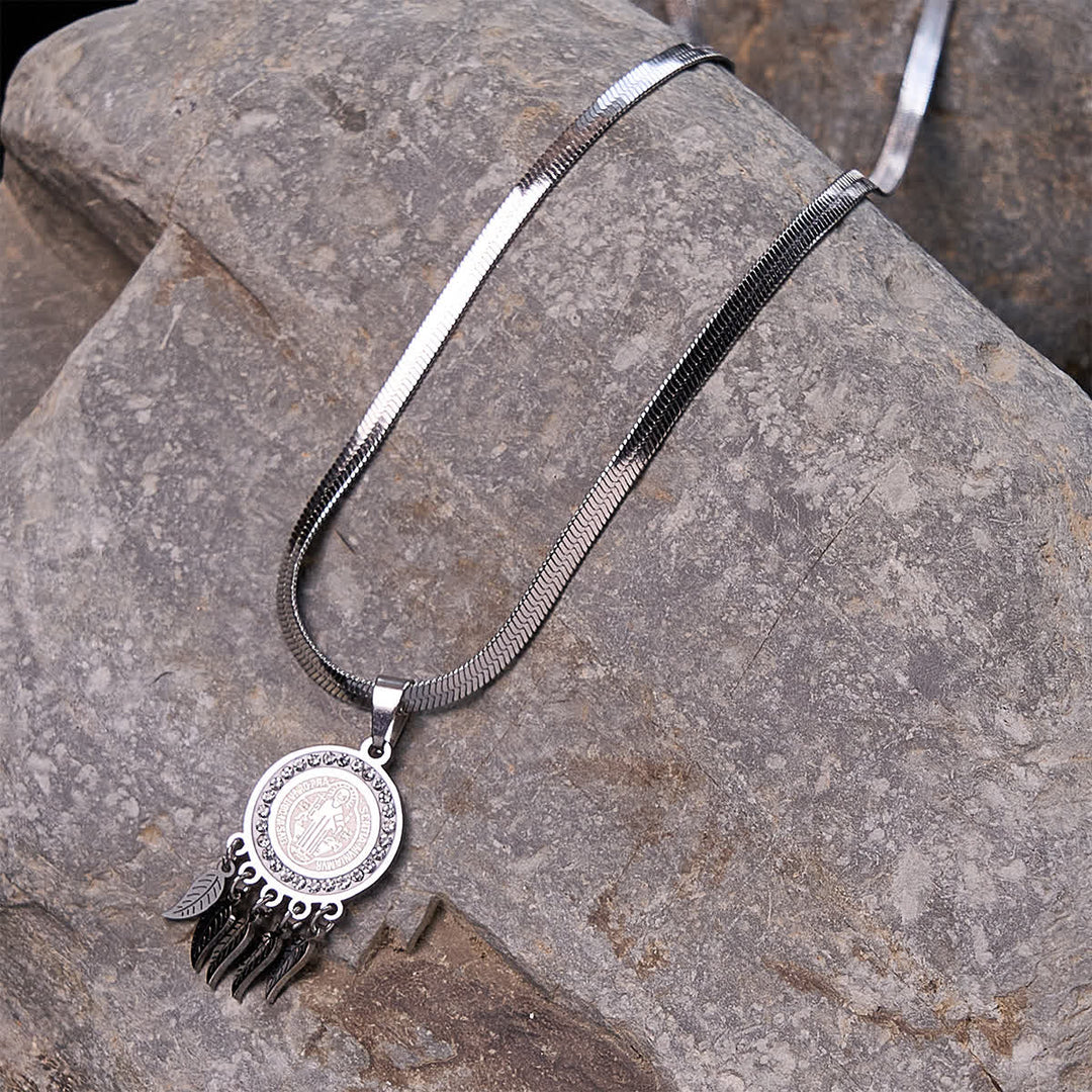 Christianartworkshop Halskette mit Anhänger mit Heiligensymbol: Künstlerischer Schmuck mit Zirkon-Akzenten - image 3