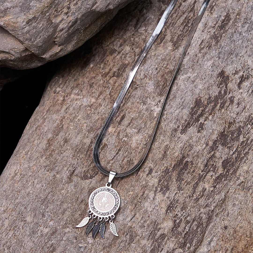 Christianartworkshop Halskette mit Anhänger mit Heiligensymbol: Künstlerischer Schmuck mit Zirkon-Akzenten - image 2