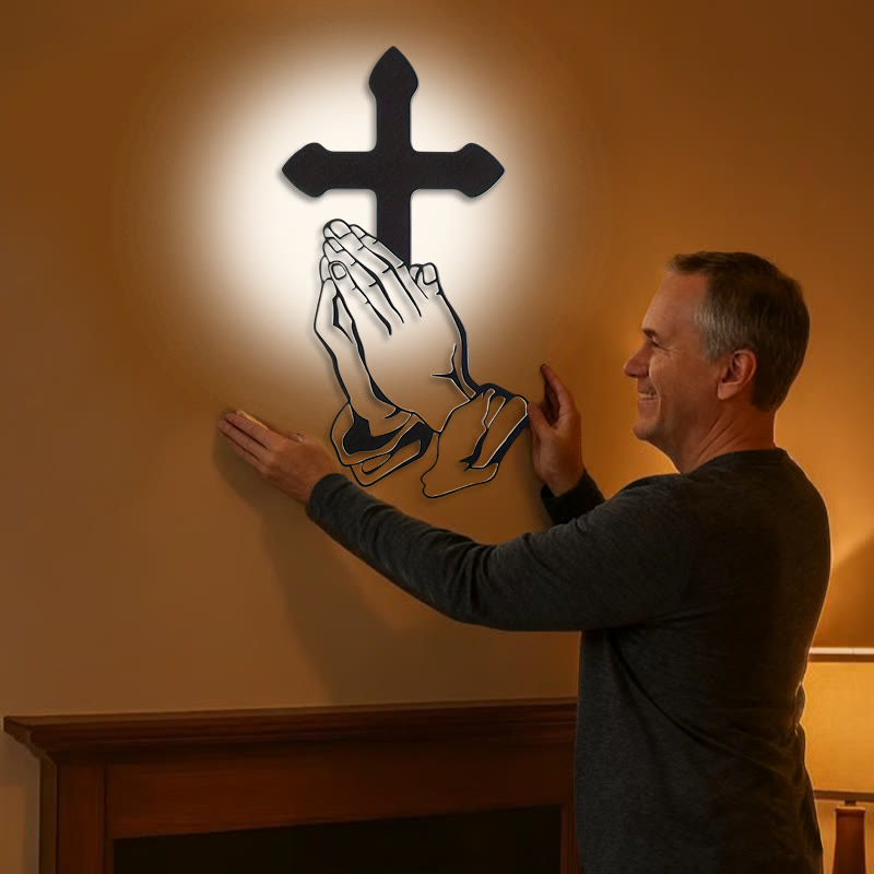 Christianartworkshop Klassische betende Hände & Kreuz Wanddekoration aus schwarzem Metall - image 1