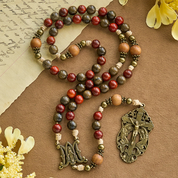 Christianartworkshop Traditioneller Rosenkranz aus Holz im Weihnachtsstil: Erdige Perlen und Bronze-Kruzifix - image 3