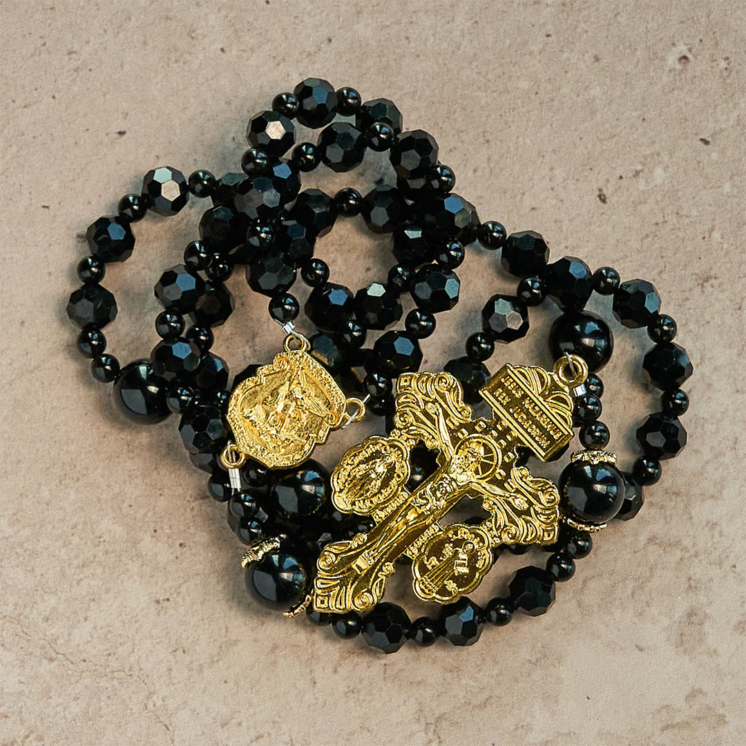 Christianartworkshop St. Michael und Pardon Kruzifix aus facettierten schwarzen Perlen, handgefertigter Rosenkranz - image 3