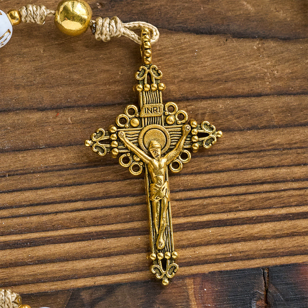 Christianartworkshop Elfenbeinfarbener Rosenkranz mit goldenen Kreuzperlen, verziert mit dem Heiligen Michael und einem personalisierten Jesus-Brief - image 8