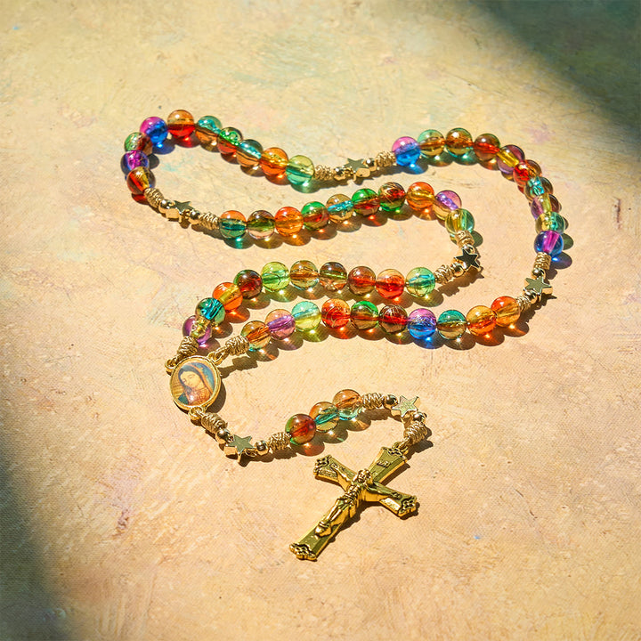 Christianartworkshop Festliche Freude, bunte, klare Perlen und Sternakzente, Weihnachtsrosenkranz: Folge dem Heiligen Licht - image 6