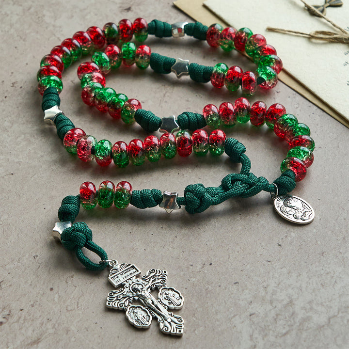 Christianartworkshop Weihnachts-Rosenkranz mit Paracord-Anhänger, Segen der Heiligen Familie, mit glänzenden rot-grünen Perlen - image 5