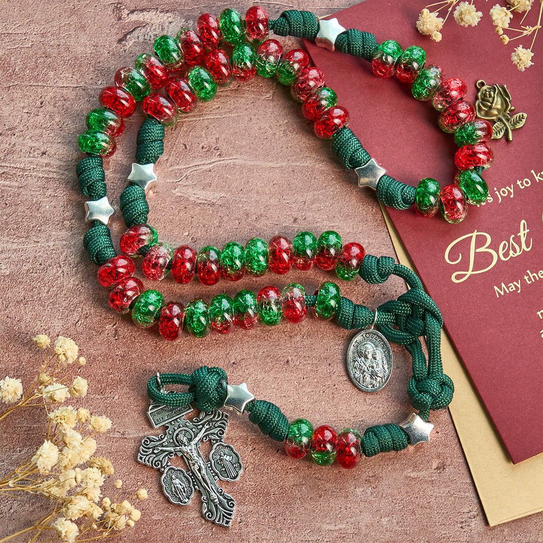 Christianartworkshop Weihnachts-Rosenkranz mit Paracord-Anhänger, Segen der Heiligen Familie, mit glänzenden rot-grünen Perlen - image 2