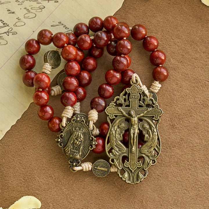 Christianartworkshop Traditioneller Rosenkranz aus erdroten Perlen mit antiker Muttergottes und dem Heiligen Benedikt: Beschützt durch die Gnade - image 2